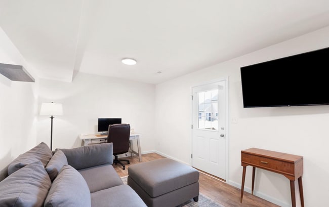 Building Photo - A Beautiful 3 Bedroom End Unit Townhouse