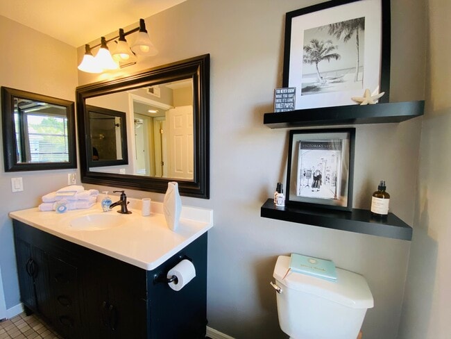 Building Photo - 3401 E Debazan Ave