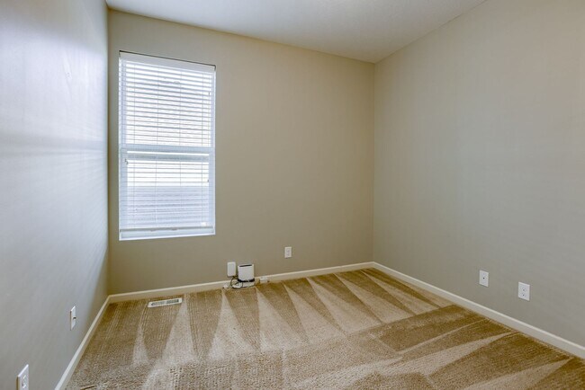 Building Photo - Spacious 4-Bedroom Near Lake Cunningham