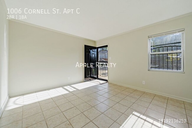 Building Photo - 2 Bedroom 1 Bath Unfurnished unit is Avail...