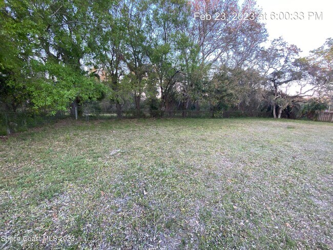 Building Photo - 304 Darrow Ave