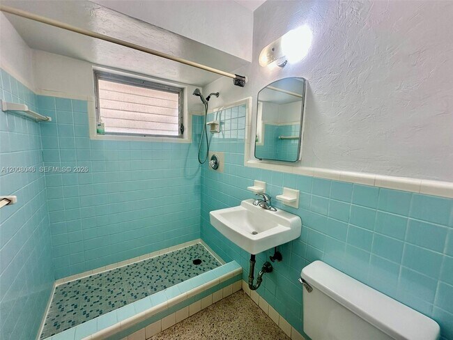 Building Photo - 1520 Garfield St