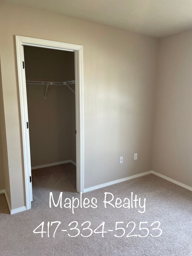 Building Photo - 3 BED, 2 BATH SINGLE FAMILY HOME IN HOLLIS...