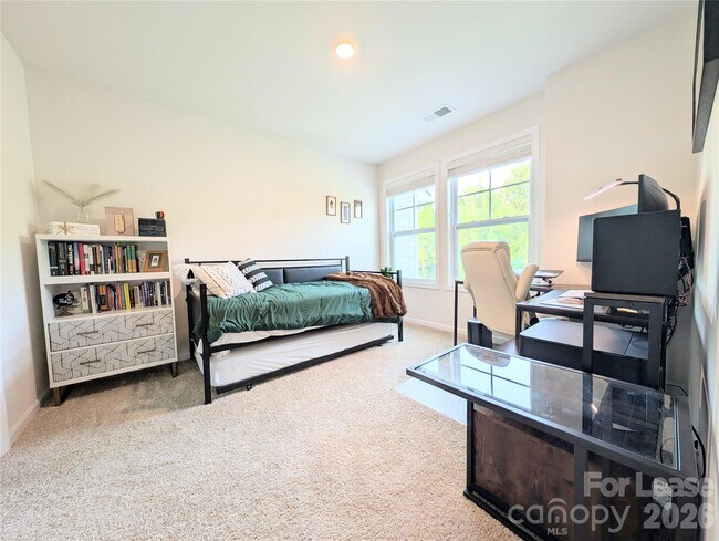 Building Photo - 626 Altamonte Dr