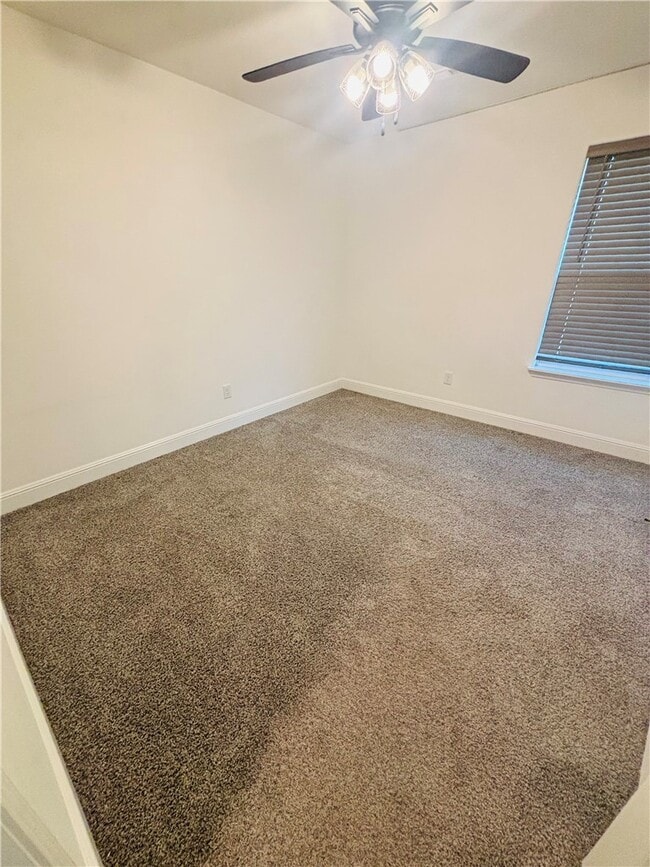 Building Photo - 2131 Wildflower Dr