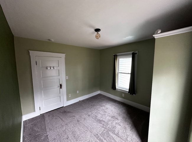 Building Photo - 47 Water St