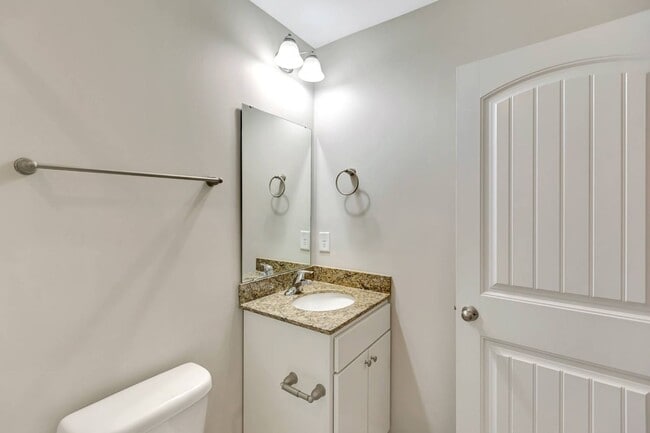 Building Photo - Lakeview Commons