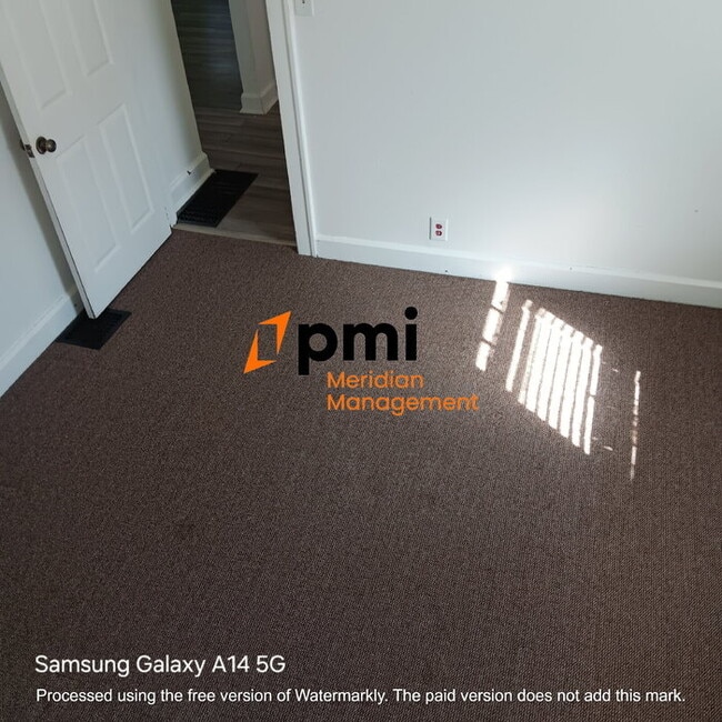 Building Photo - 5041 W 13th St