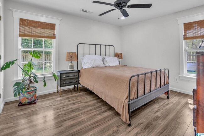 Building Photo - 741 47th Pl S