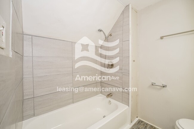 Building Photo - 2117 W 85th St