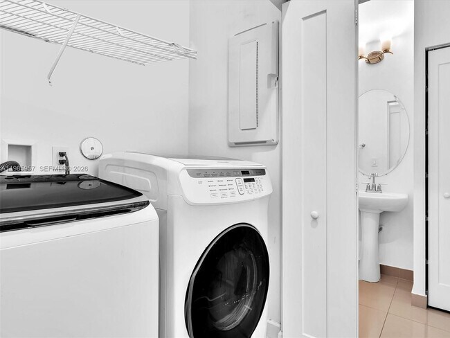 Building Photo - 4936 Whispering Way