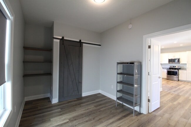 Building Photo - 2646 Greenport Dr