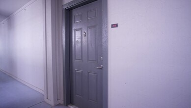Building Photo - 1/1 in West Campus