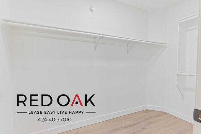 Building Photo - 8309 Cedros Ave