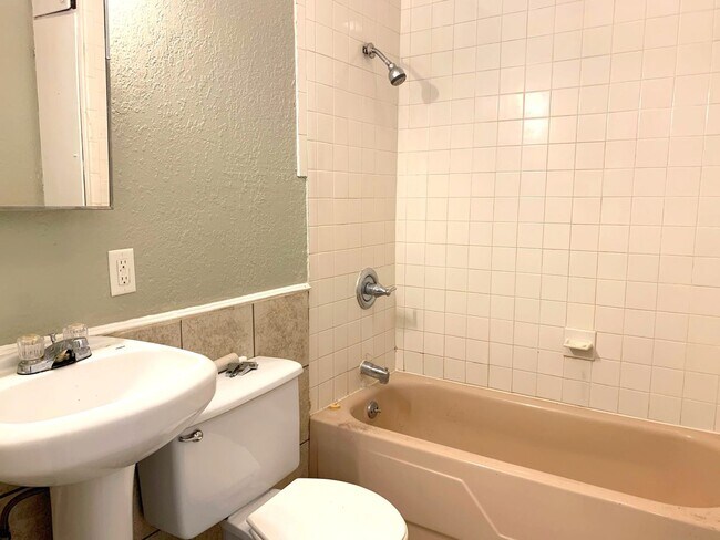 Building Photo - Pre-Leasing - Cozy 1-Bedroom Home Near Texas Tech!