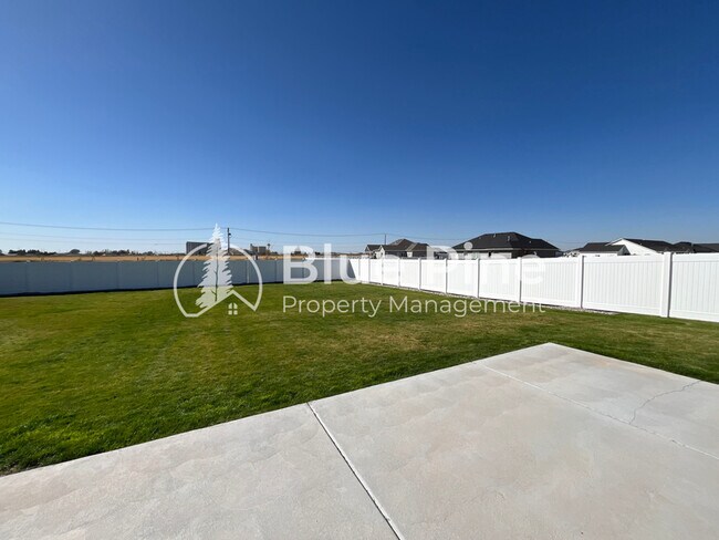 Building Photo - 6028 Fox Run Dr
