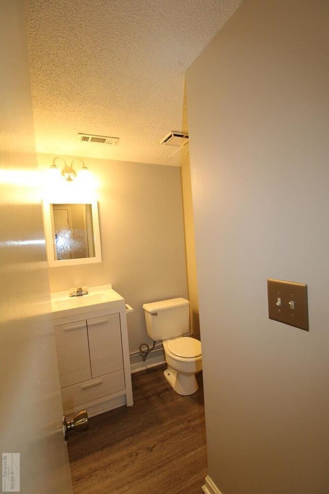 Building Photo - 2012 Gion St