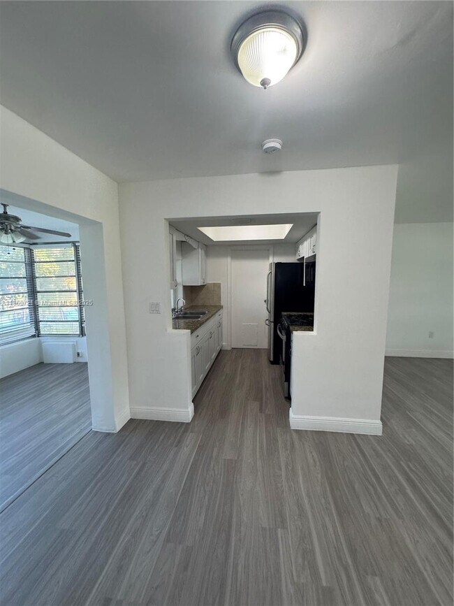 Building Photo - 2985 NW 69th Ave