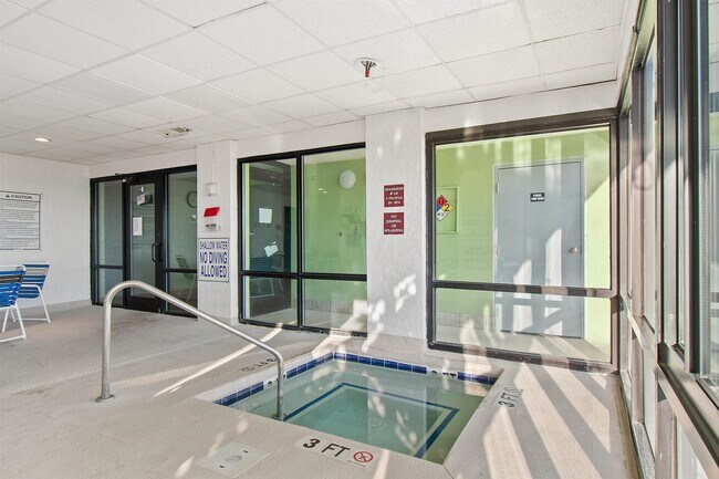 Building Photo - 2200 N Ocean Blvd