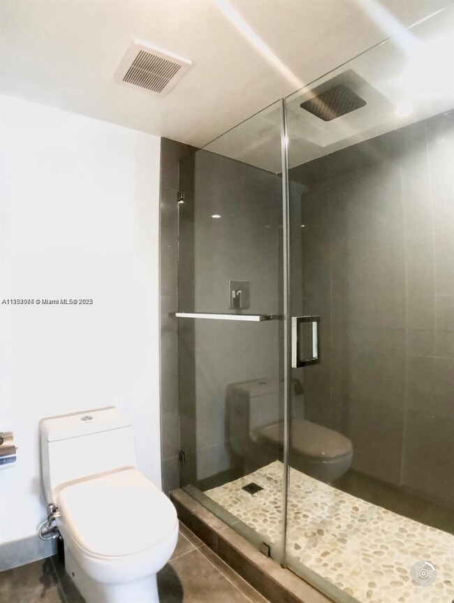 Building Photo - 6770 Indian Creek Dr