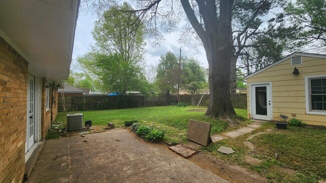 Building Photo - 5313 Boswell Ave