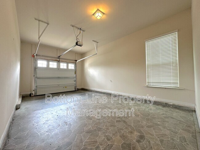 Building Photo - 1007 Anatrella Ln NW