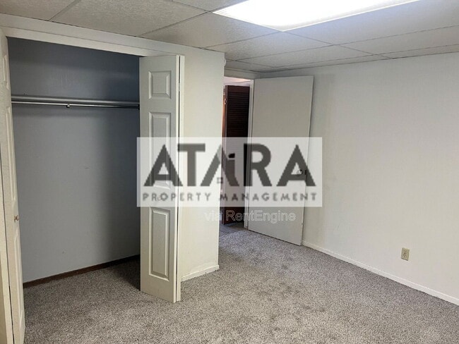 Building Photo - 270 Country Club Dr