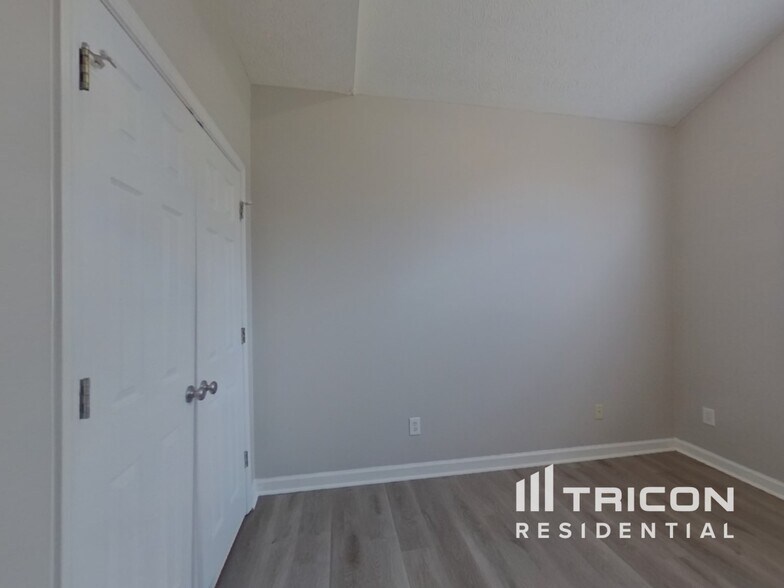Building Photo - 157 Vinings Dr