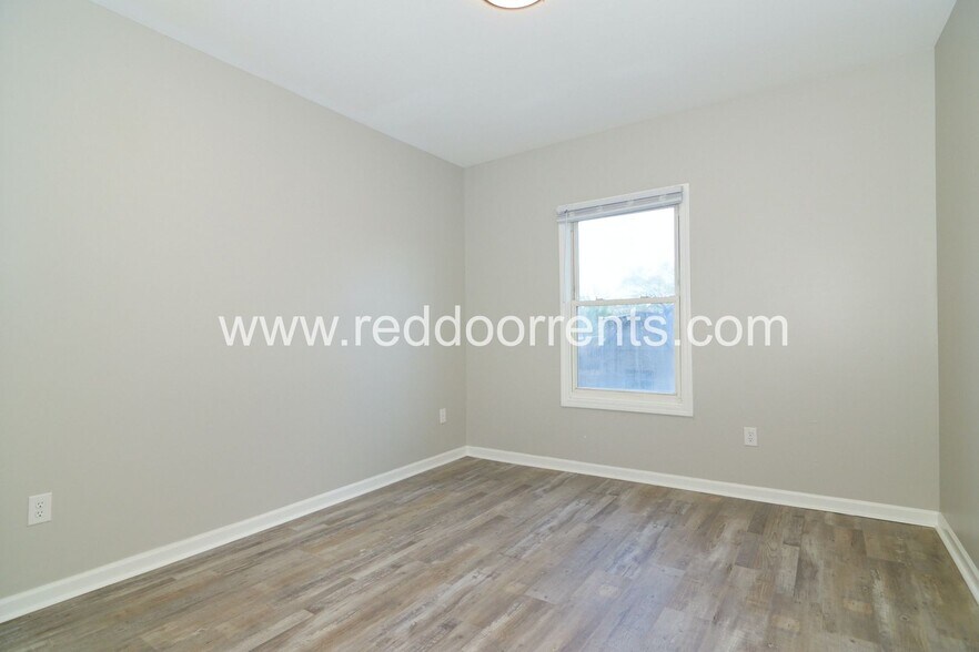 Building Photo - 1337 E Market St