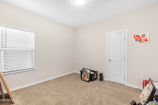 Building Photo - 709 Cedarwood Ave