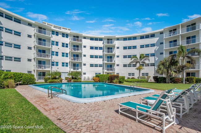 Building Photo - 4000 Ocean Beach Blvd