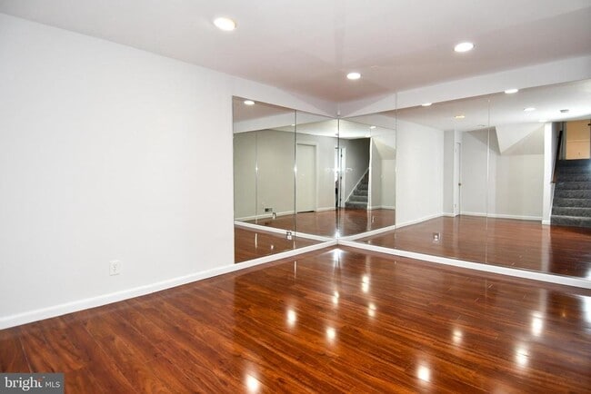 Building Photo - 8844 Mourning Dove Ct