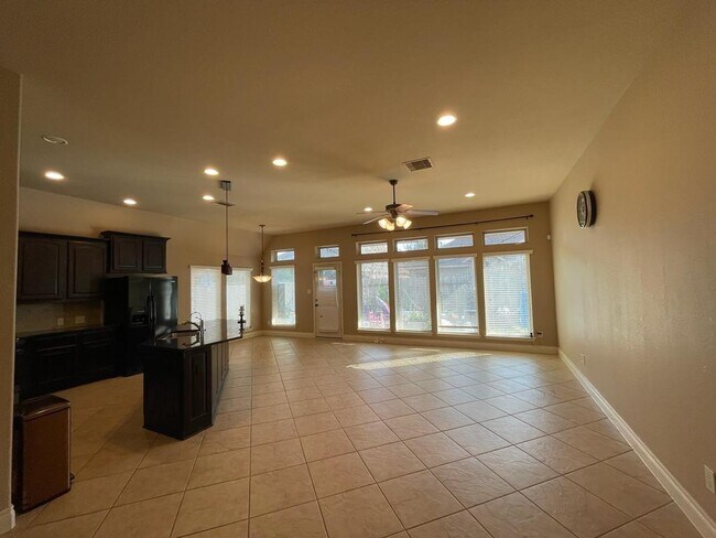 Building Photo - Aqua Falls, Missouri City, TX 77459 - 4 BR 2 BA single-family home