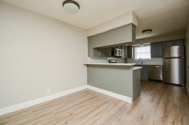 Building Photo - 1305 Adams St