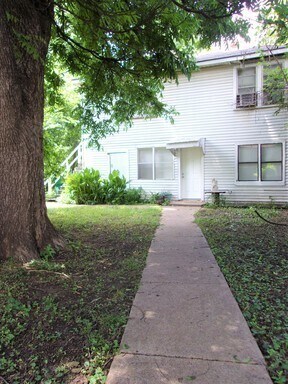 Building Photo - 1 BED 1 BATH DOWNSTAIRS GARAGE APT IN CAPITAL HILL AREA