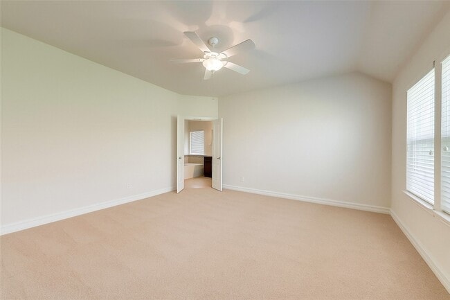Building Photo - 601 Elm Creek Dr