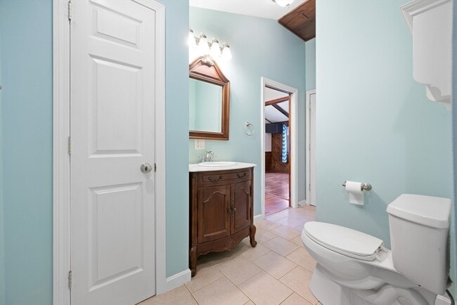 Building Photo - 47 Oriole Dr