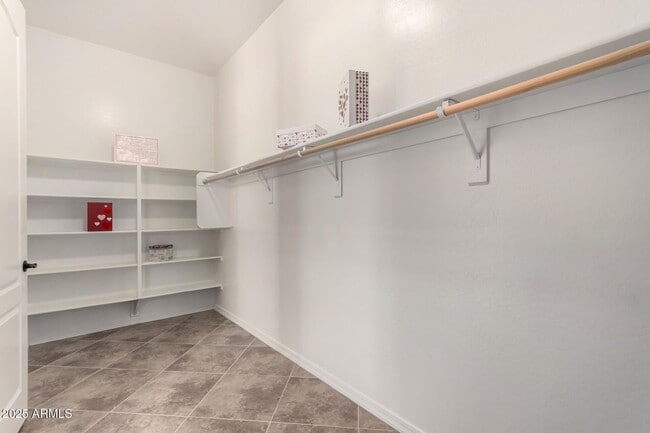 Building Photo - Stunning 4 bedroom, 3 bathroom home in the desirable community of Avian Trails!!