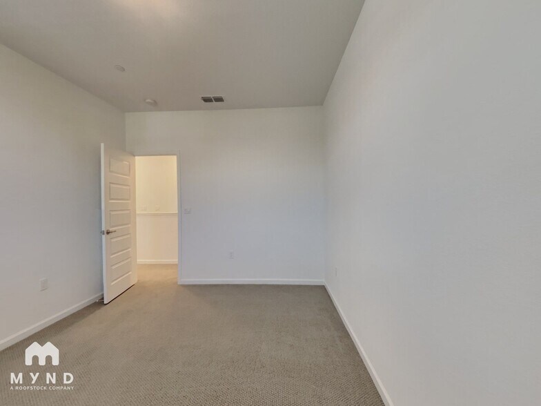 Building Photo - 1688 Matmor Rd