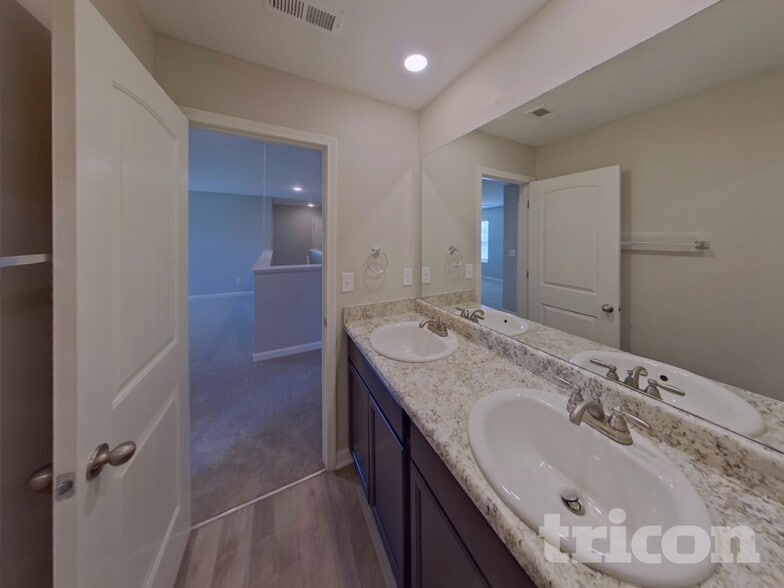 Building Photo - 1405 Veranda Ln