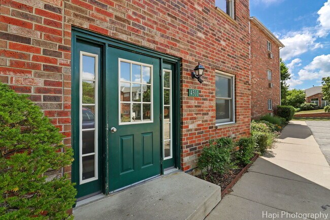Building Photo - 4301 W Shamrock Ln