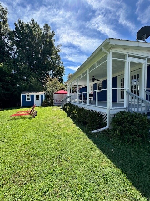 Building Photo - 215 Blackwell Rd