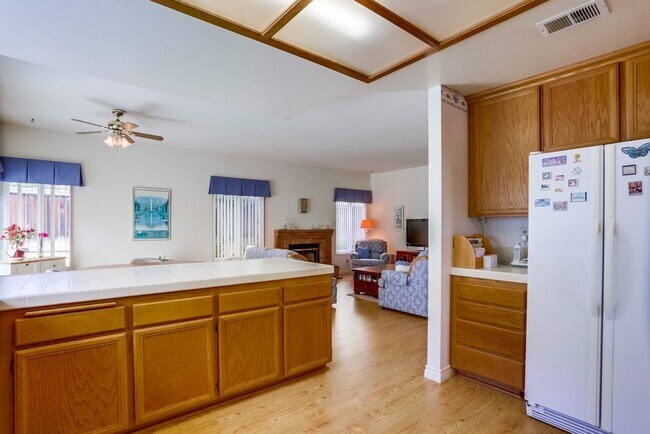 Building Photo - Spacious 4 Bedroom Shadowridge Home Available May 1st