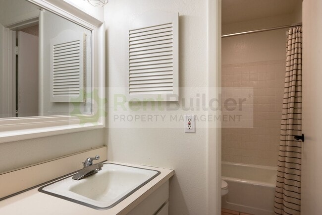 Building Photo - **ALL UTILITIES ARE INCLUDED!!  REDUCED PRICE FOR MAY!