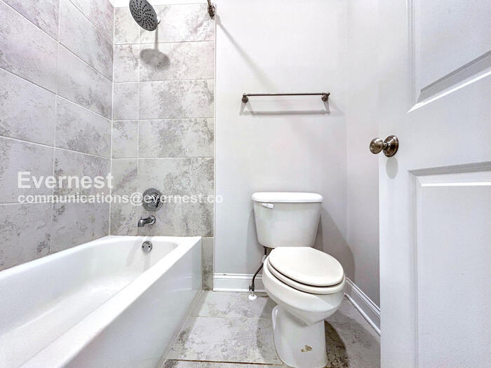 Building Photo - 331 Caledonia Ct