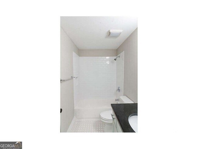 Building Photo - 784 Valley Brook Rd