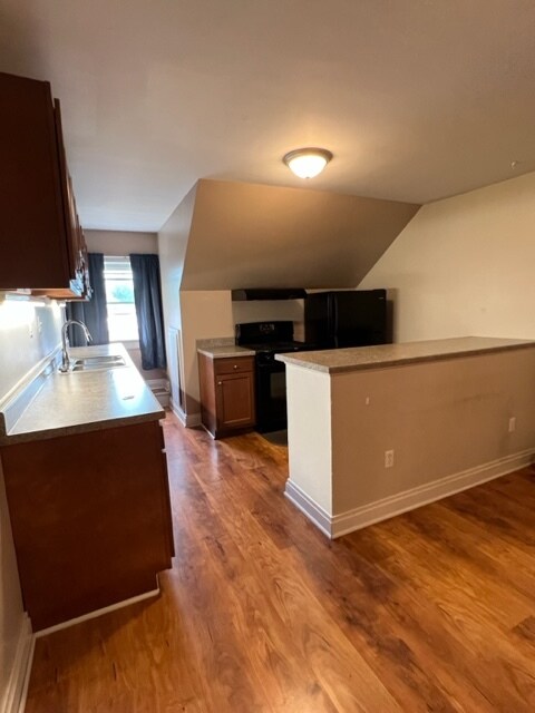 Building Photo - 47 E Cherry St