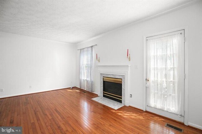 Building Photo - 504 Tolbelt Ct