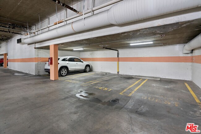 Building Photo - 525 S Berendo St