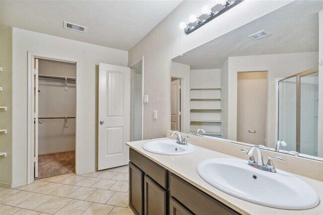 Building Photo - 7218 Alava Dr